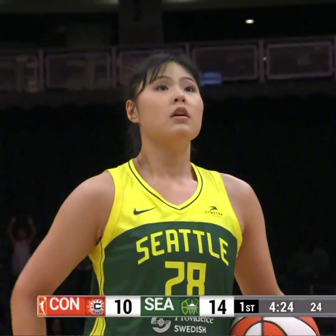 金年会金字招牌诚信至上与自己最爱球员&老队友重聚!李月汝谈适应新球队：在这里非常自如