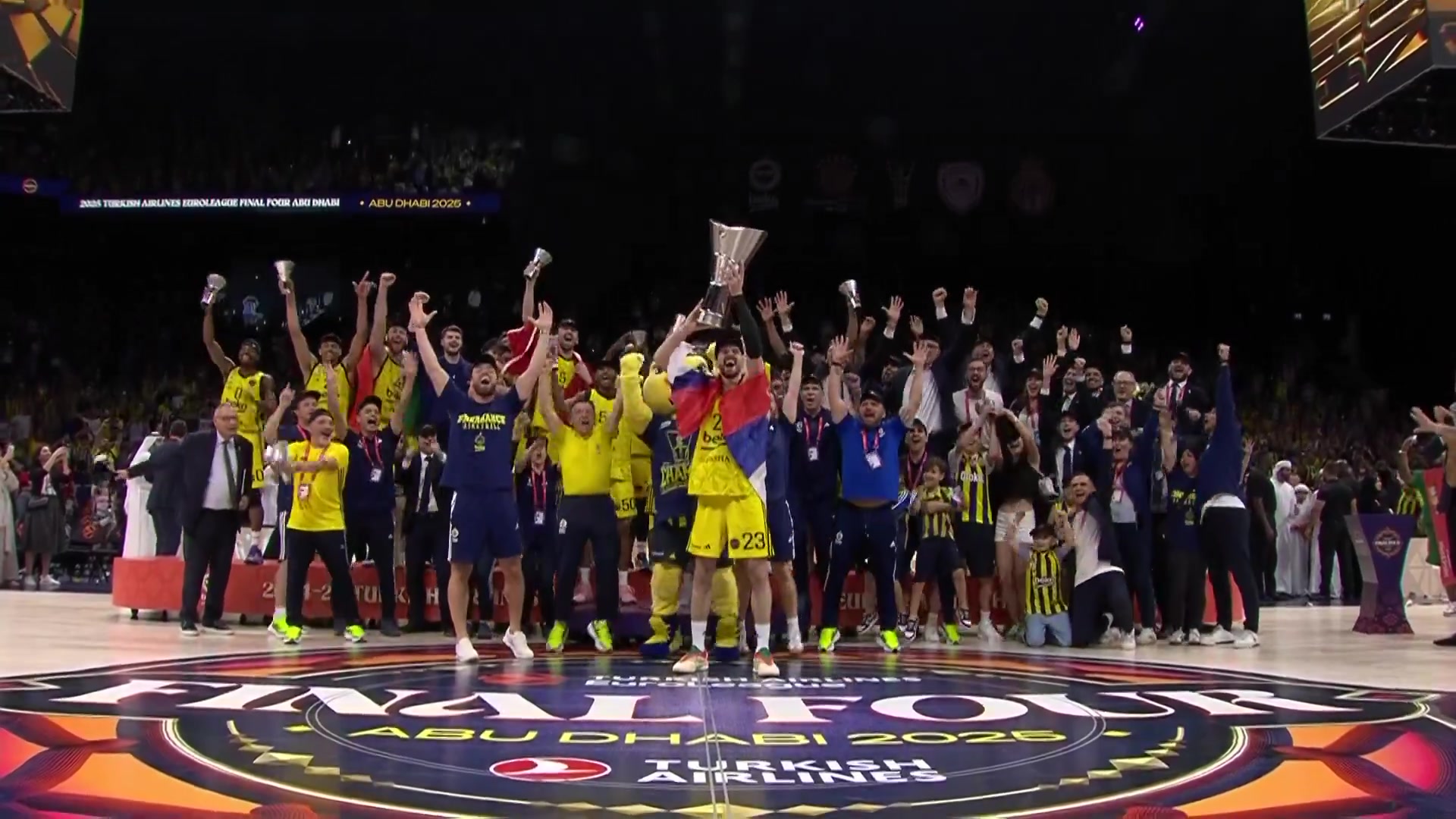 金年会金字招牌信誉至上奖金180万欧💰️费内巴切夺欧篮冠军🏆美国男篮集训成员获MVP