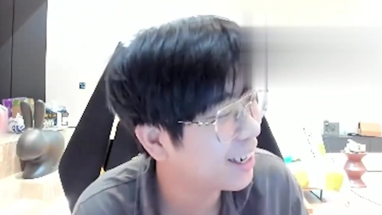 金年会阿这？？？大黄：以前在TES偷看过晴天的大黑屁股，没看过哥哥的